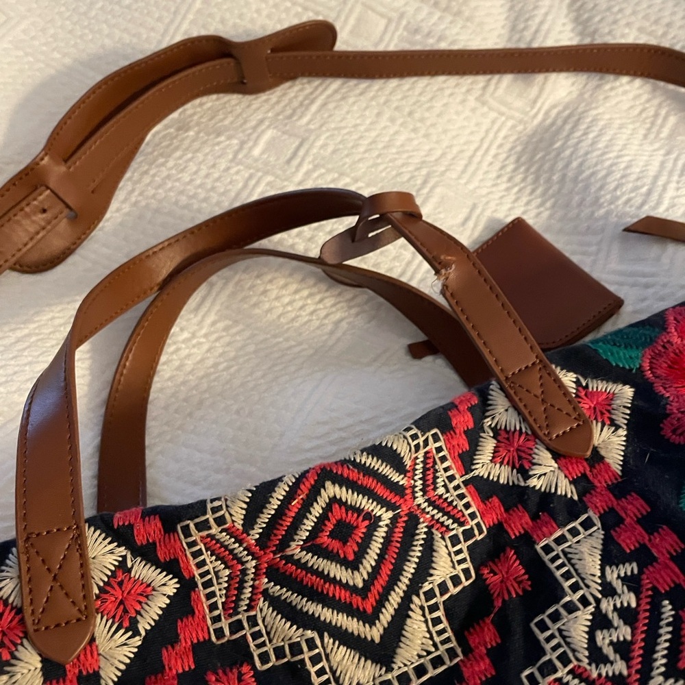 Johnny Was Weekender
Embroidered bag - Picture 3 of 11